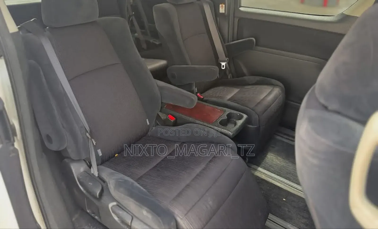 Toyota Vellfire 2008 Silver