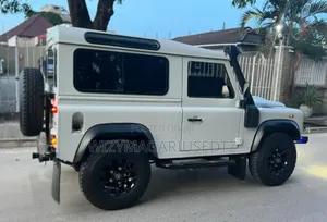 Land Rover Defender 2015 Off white