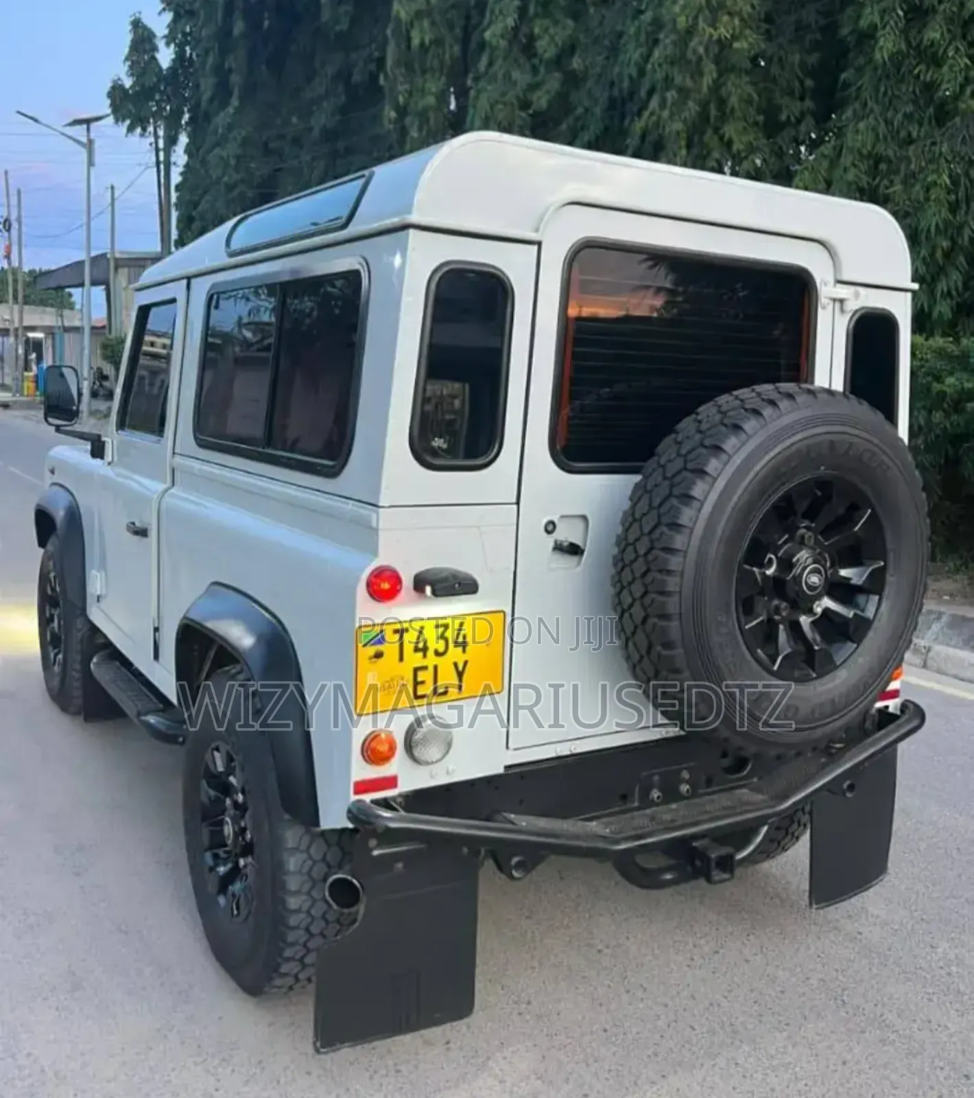 Land Rover Defender 2015 Off white