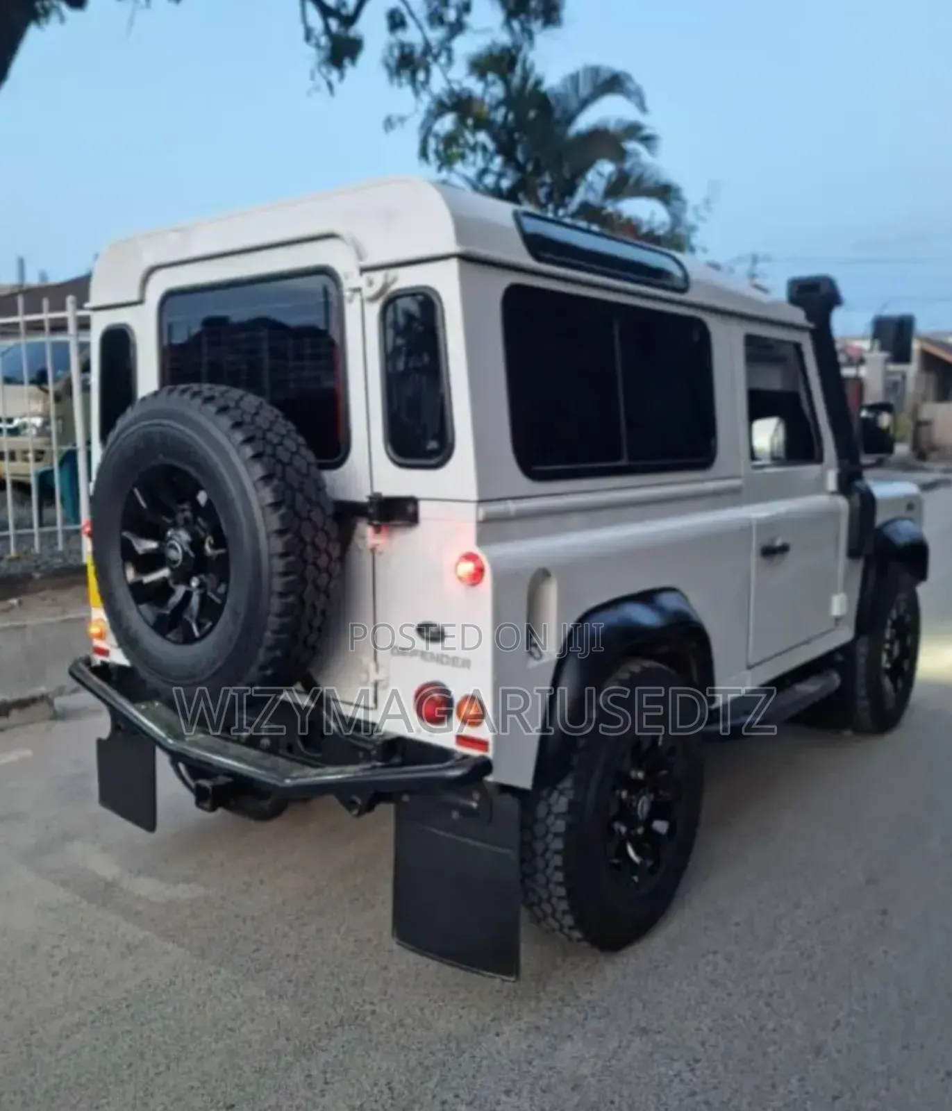 Land Rover Defender 2015 Off white
