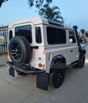 Land Rover Defender 2015 Off white
