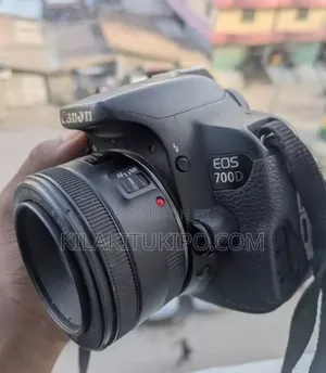 Canon 700d With 50mm Lens Bettry Charge