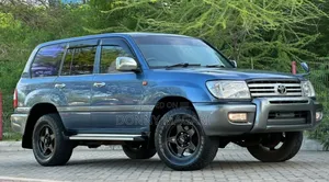 Toyota Land Cruiser 2000 Gray