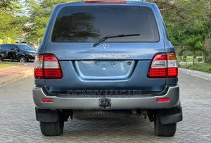 Toyota Land Cruiser 2000 Gray