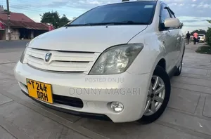 Toyota IST 2005 White