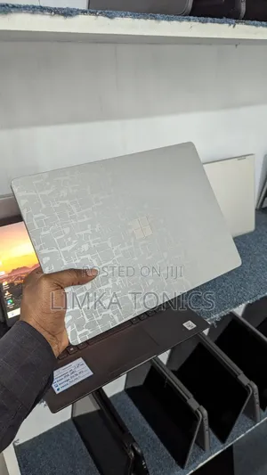 New Laptop Microsoft Surface Laptop 3 8GB Intel Core i5 SSD 256GB