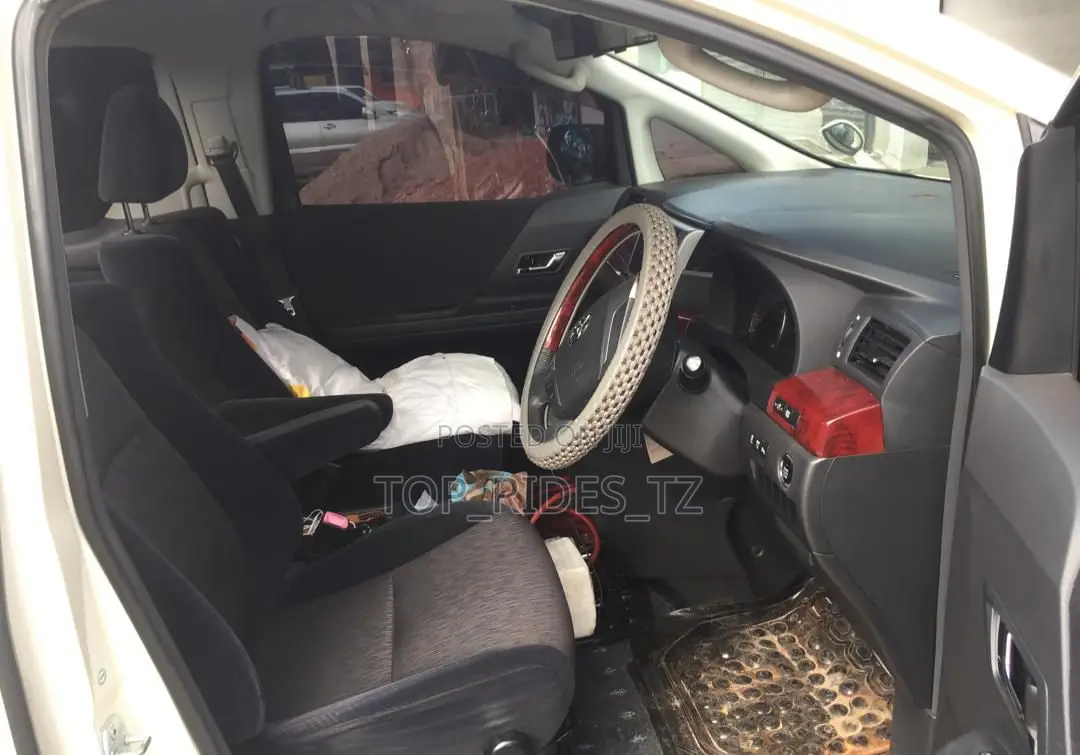 Toyota Alphard 2.4 Petrol AWD 2008 Pearl