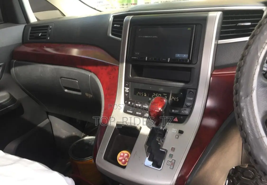 Toyota Alphard 2.4 Petrol AWD 2008 Pearl