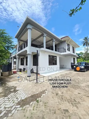 6bdrm House in Mikochen, Mikocheni for sale