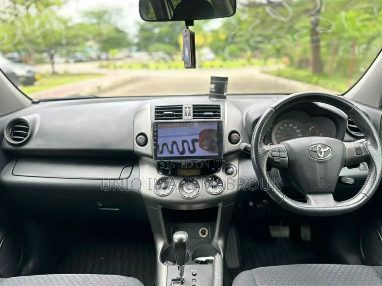 Toyota Vanguard 2010 White