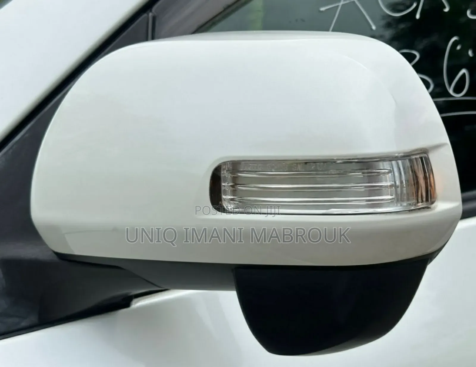 Toyota Vanguard 2010 White
