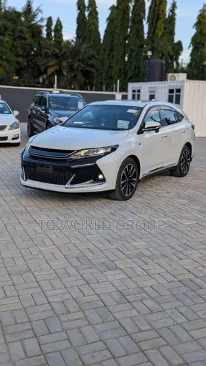 Toyota Harrier 2.0 2016 White