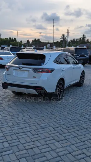 Toyota Harrier 2.0 2016 White