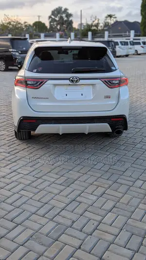 Toyota Harrier 2.0 2016 White