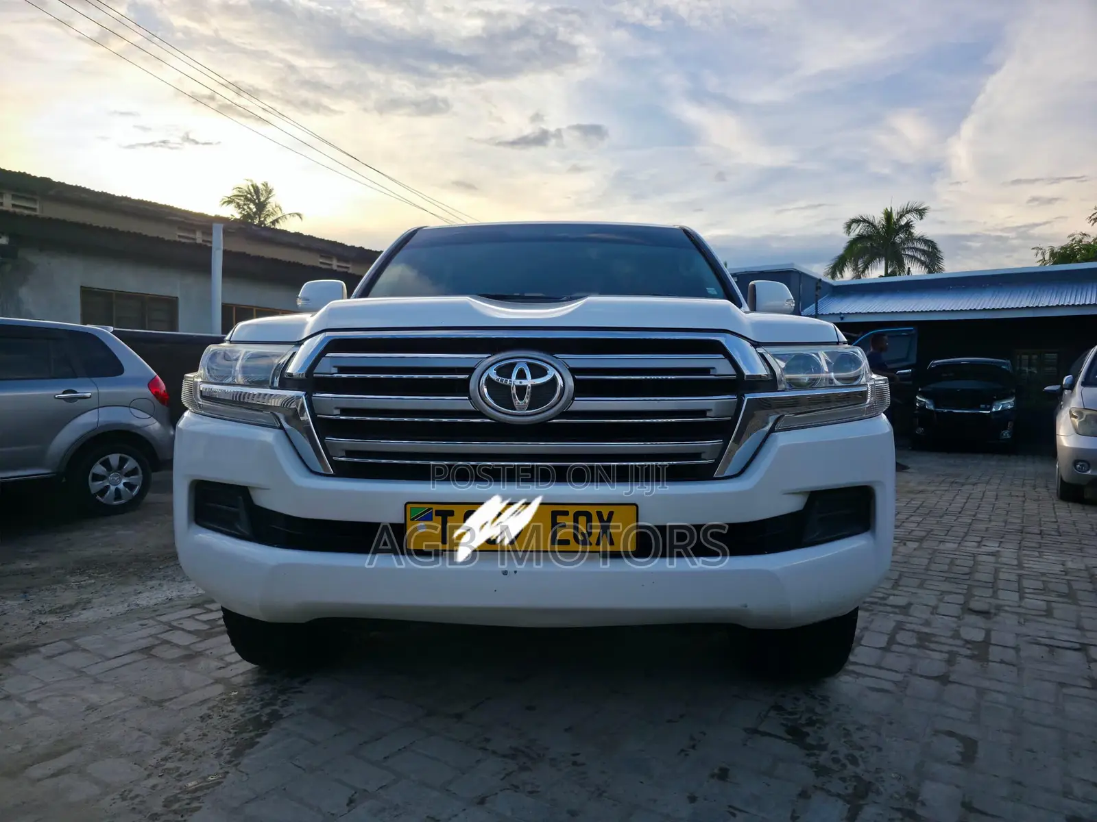 Toyota Land Cruiser 5.7 V8 GXR 2016 White