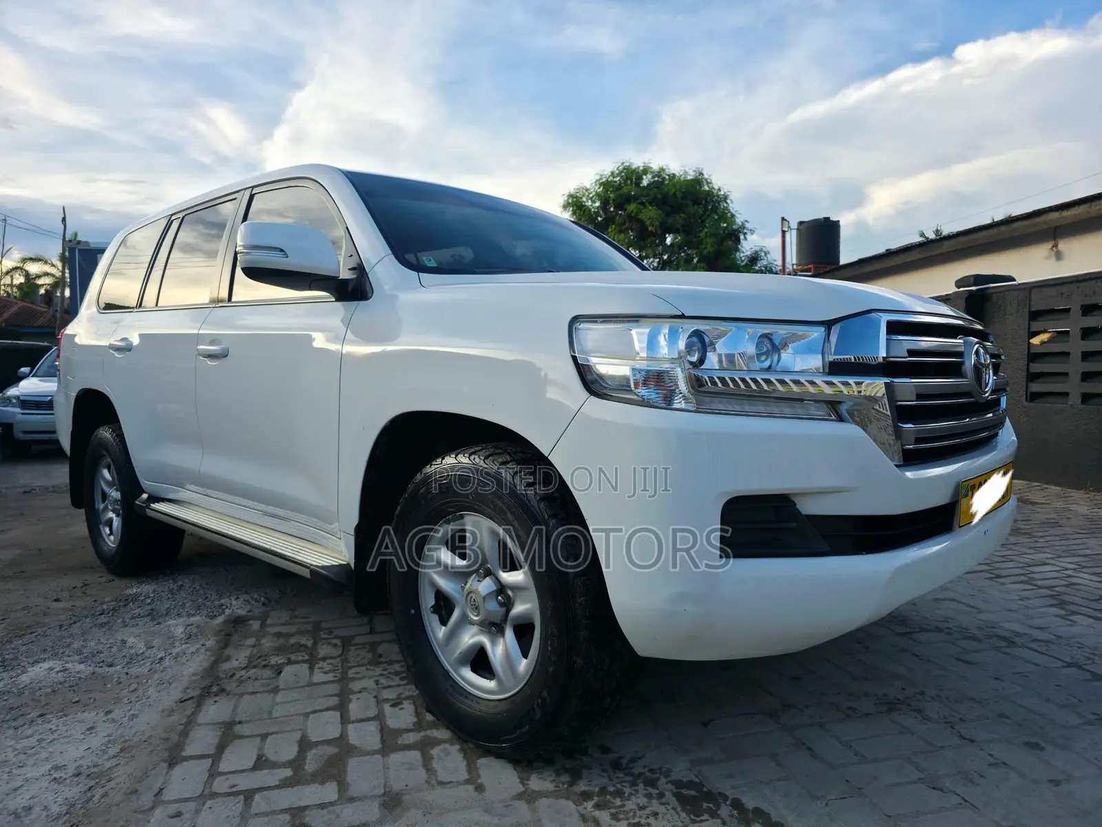 Toyota Land Cruiser 5.7 V8 GXR 2016 White