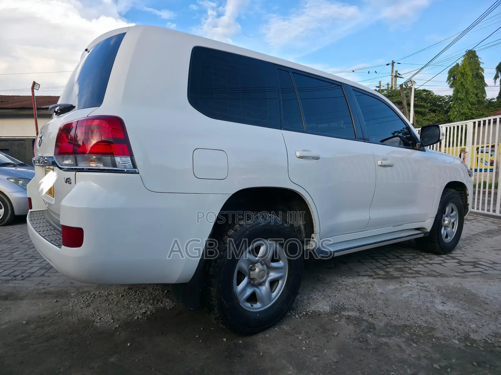 Toyota Land Cruiser 5.7 V8 GXR 2016 White