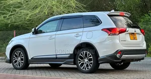Mitsubishi Outlander 2015 White