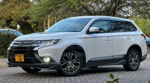 Mitsubishi Outlander 2015 White