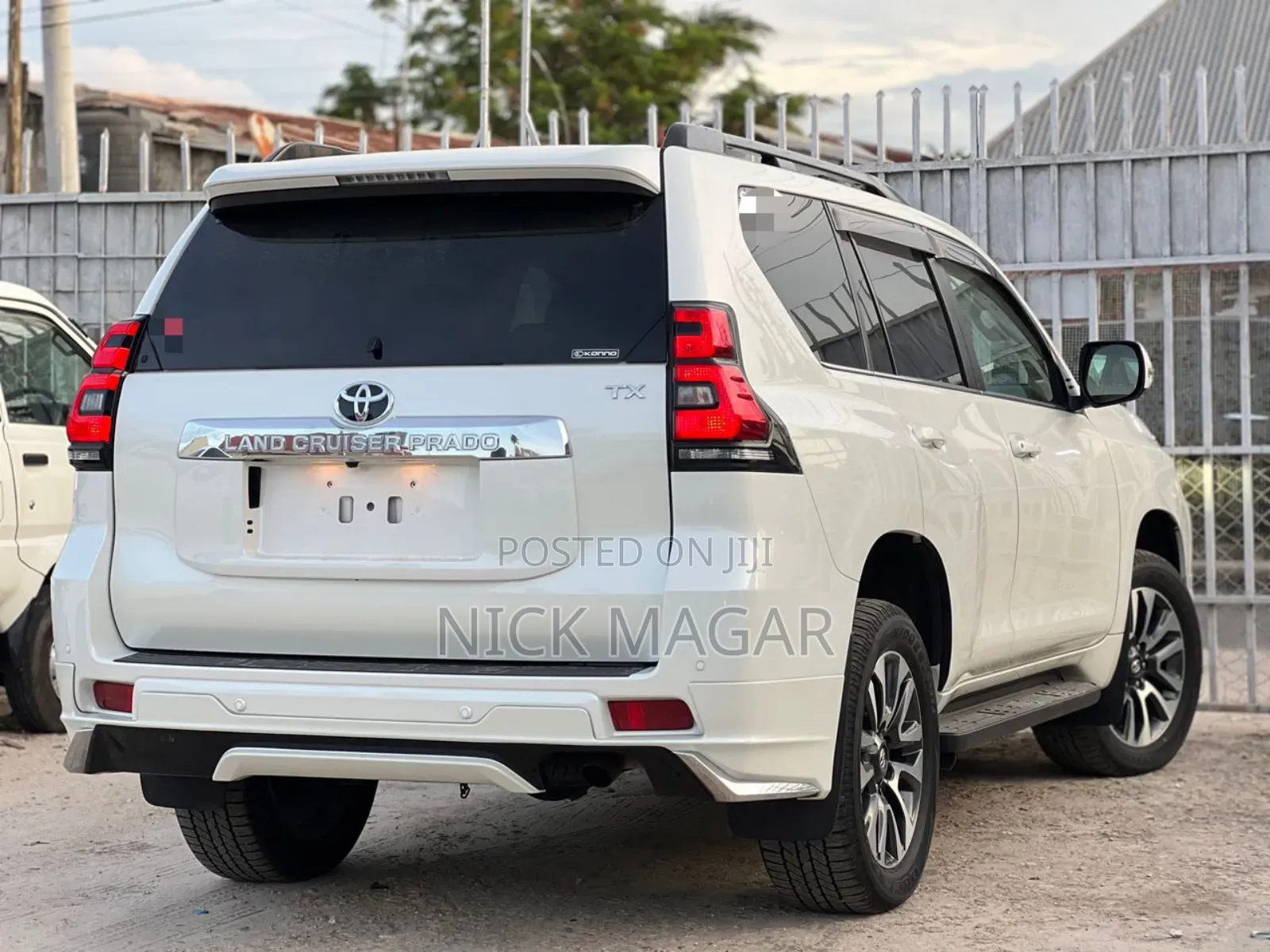 Toyota Land Cruiser Prado 2023 White