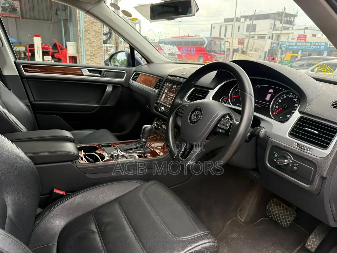 Volkswagen Touareg 2011 Black