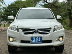 Toyota Vanguard 2010 White