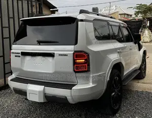 Toyota Land Cruiser Prado 2025 White