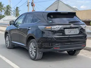 Toyota Harrier 2.0 4WD 2016 Black