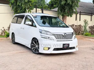 Toyota Vellfire 2010 White