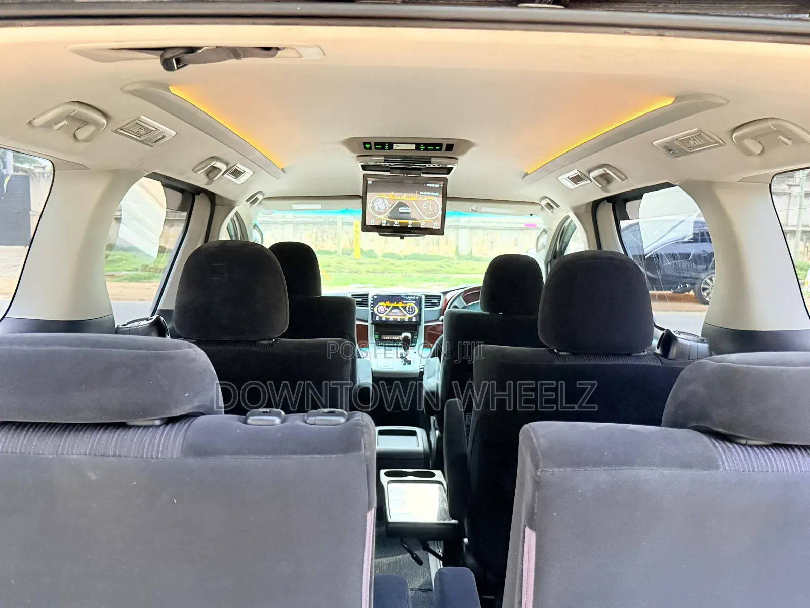 Toyota Vellfire 2010 White