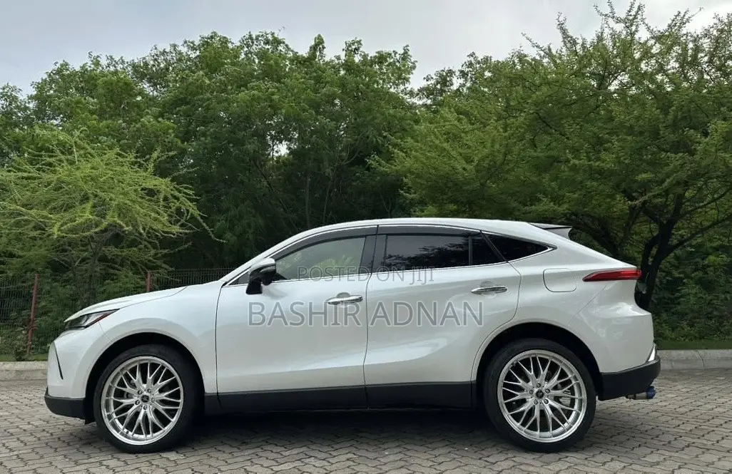 Toyota Harrier 2.0 2020 White