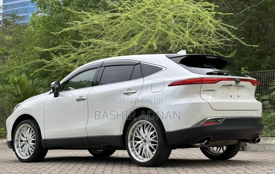 Toyota Harrier 2.0 2020 White