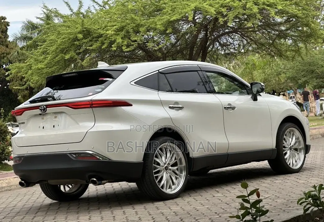 Toyota Harrier 2.0 2020 White