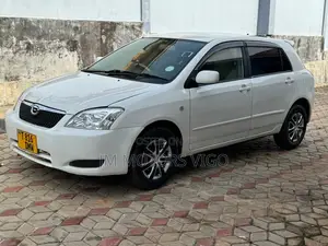 Toyota Corolla RunX 2004 White