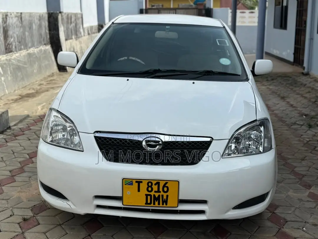 Toyota Corolla RunX 2004 White