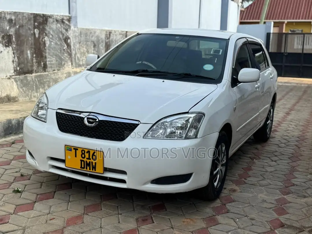Toyota Corolla RunX 2004 White