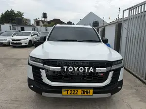 Toyota Land Cruiser 4.6 V8 ZX 2016 White