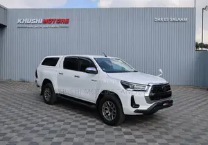 Toyota Hilux 2021 White