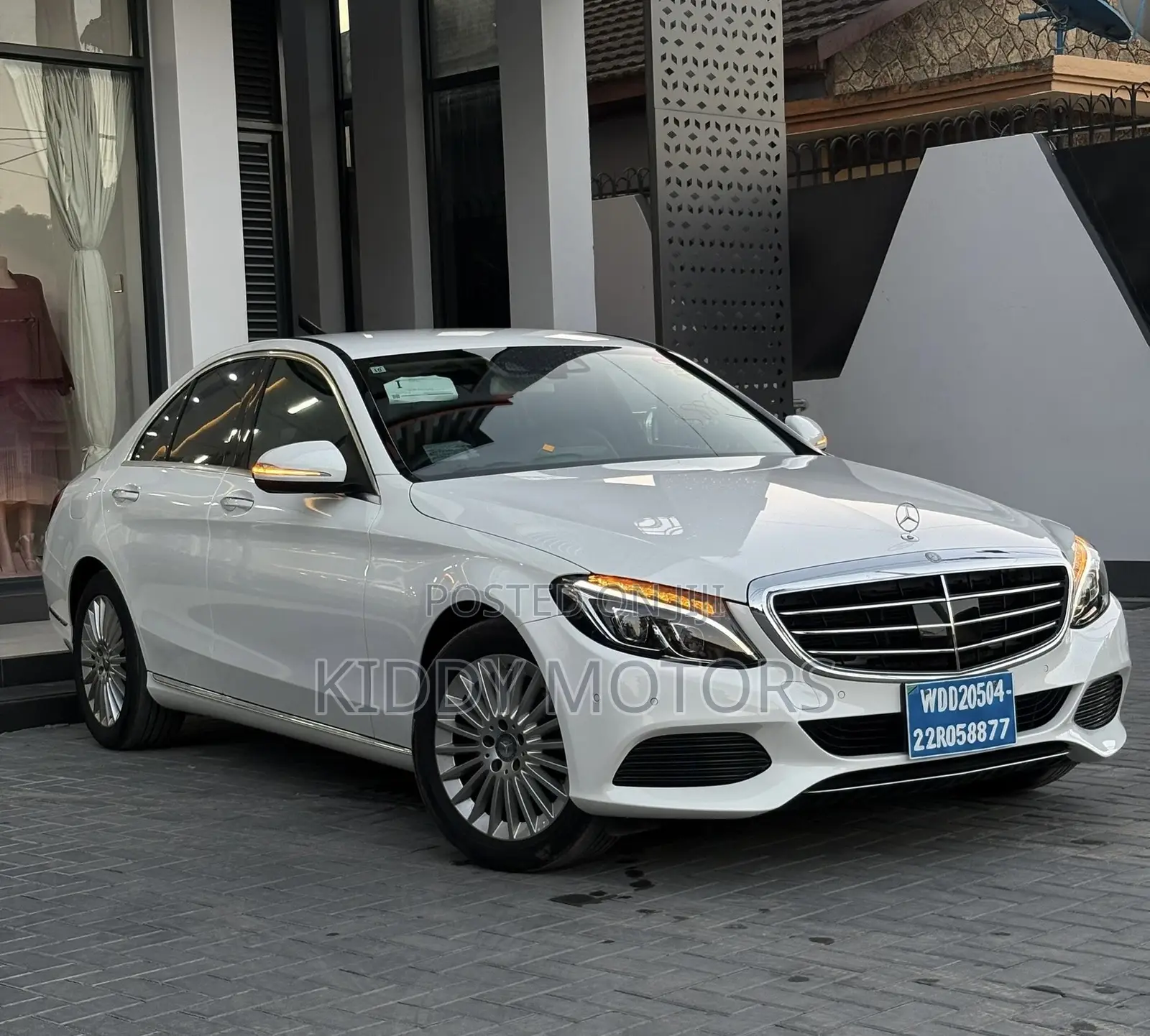 Mercedes-Benz C200 2015 Pearl