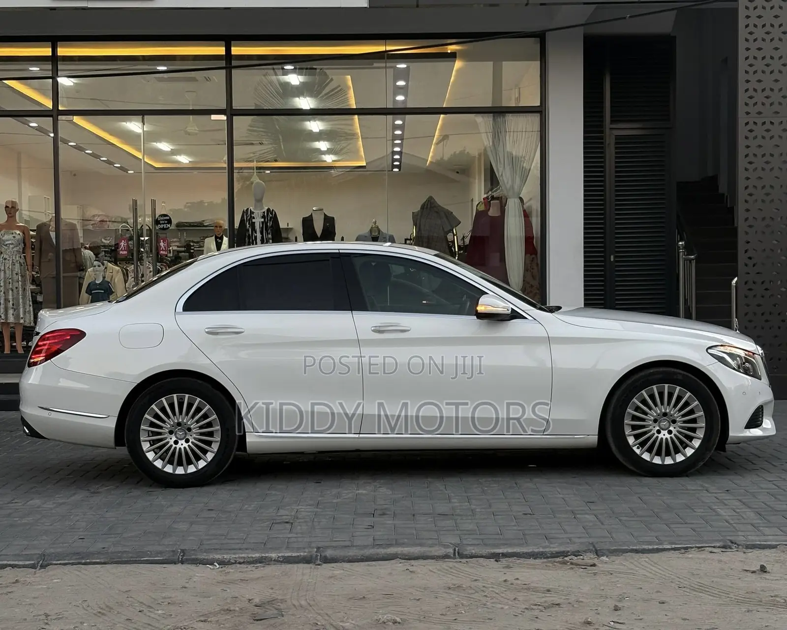 Mercedes-Benz C200 2015 Pearl