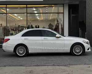 Mercedes-Benz C200 2015 Pearl