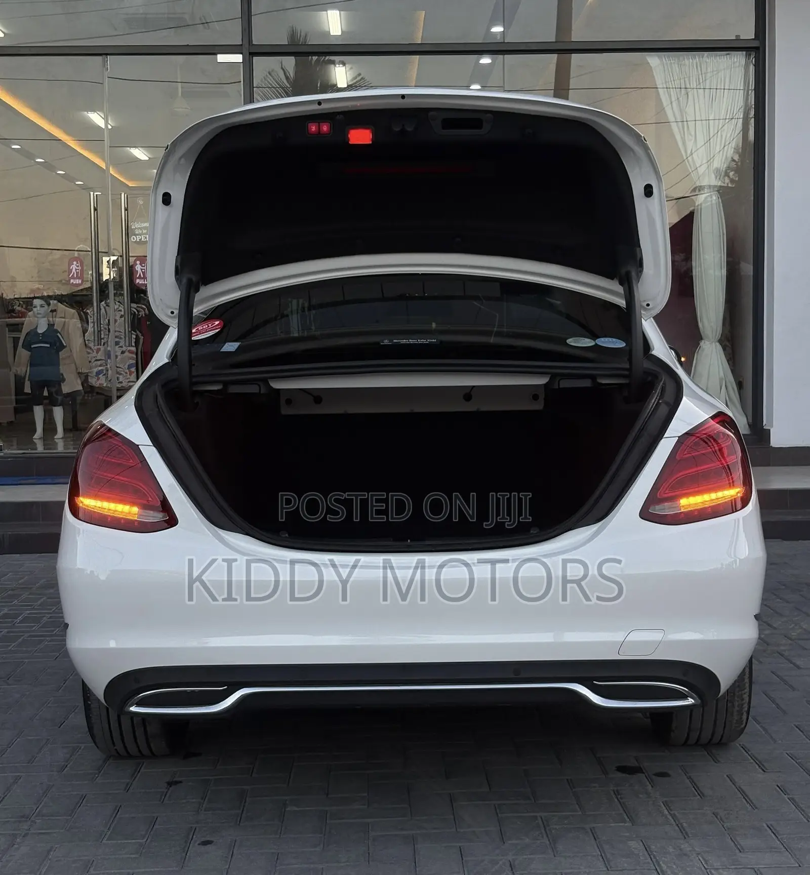 Mercedes-Benz C200 2015 Pearl