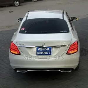 Mercedes-Benz C200 2015 Pearl