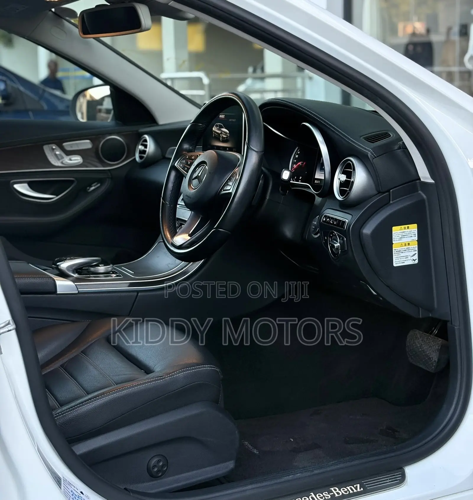 Mercedes-Benz C200 2015 Pearl