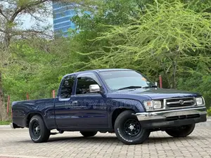 Toyota Hilux 2000 Blue