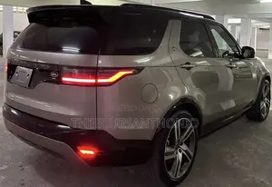 Land Rover Discovery 2023 Silver
