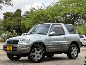 Toyota RAV4 1999 Silver