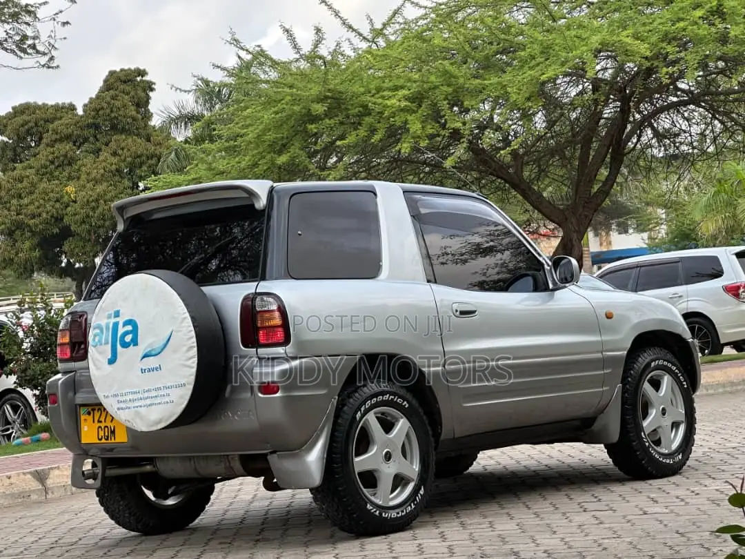Toyota RAV4 1999 Silver