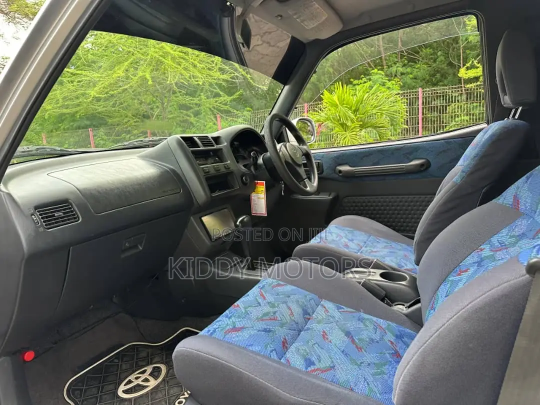 Toyota RAV4 1999 Silver