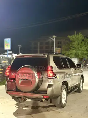 Toyota Land Cruiser Prado 2015 Gray